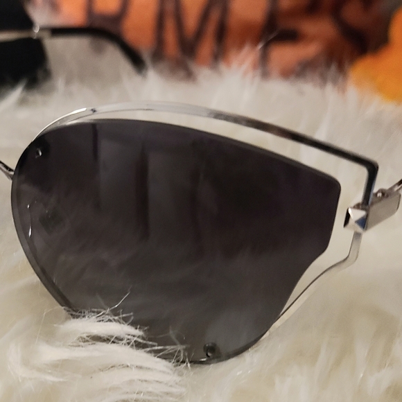 Valentino sunglasses with case NWT main image 7